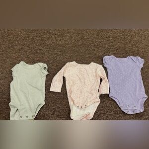 Bundle 3 Carter's Bodysuits 0-3mo infant girls Pastel Green, Pink & Lavender